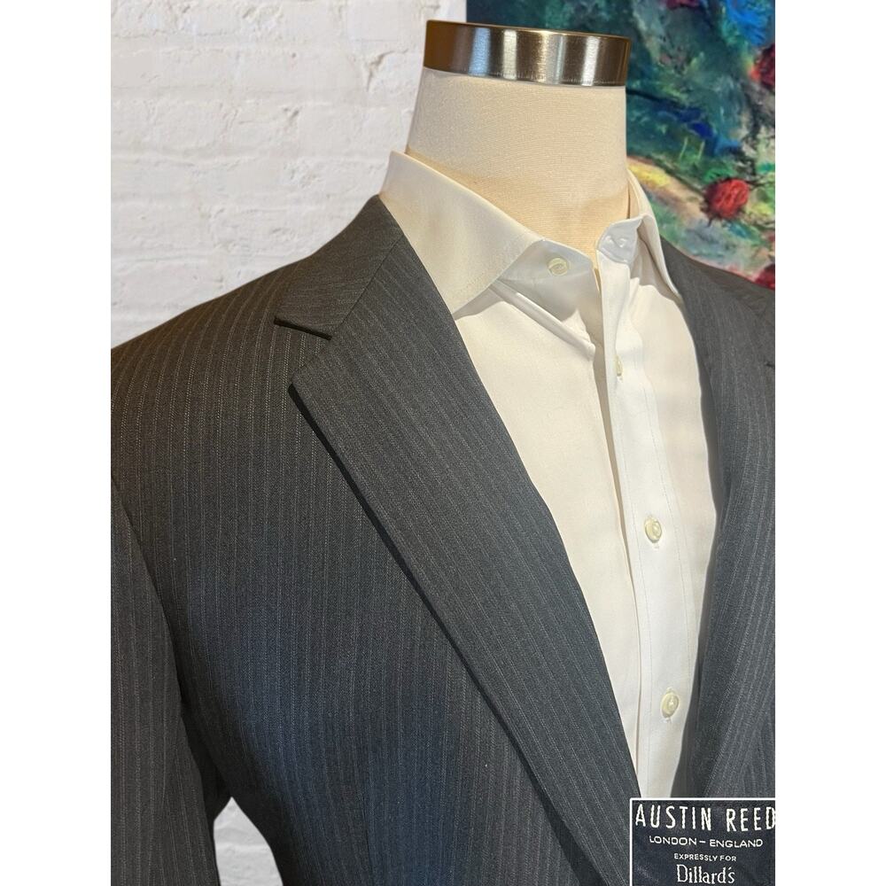 Austin Reed Mens 46R 40x32 Gray Pinstripe 2 Piece Suit U.S.A. - Picture 4 of 16